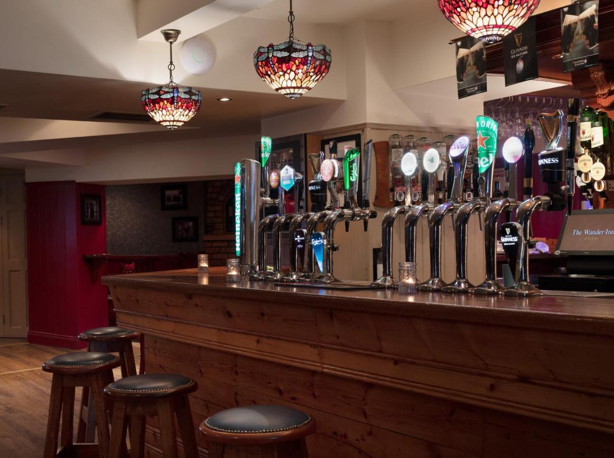 The Wander Inn Bar & Accommodation Кенмеър Екстериор снимка