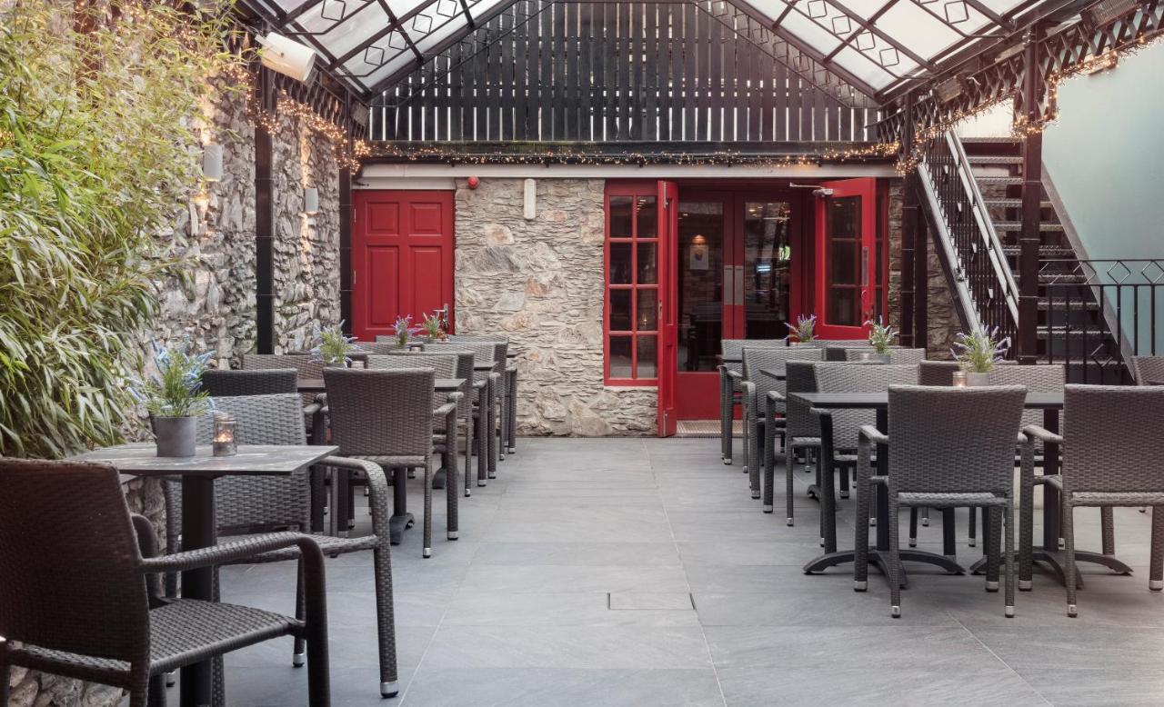 The Wander Inn Bar & Accommodation Кенмеър Екстериор снимка